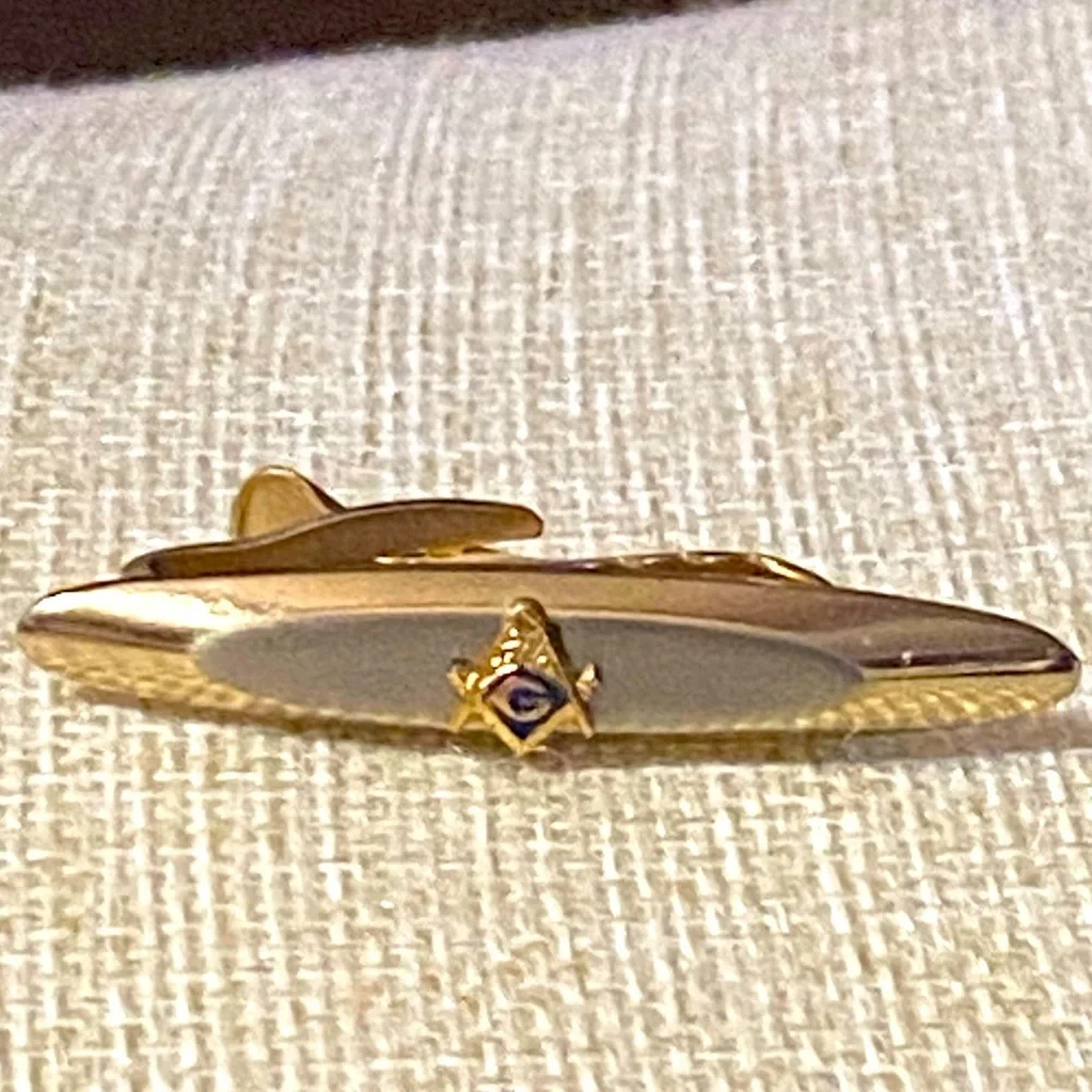 Vintage Anson Shriners tie bar and cuff link set